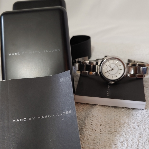 Womens watch. main image 4